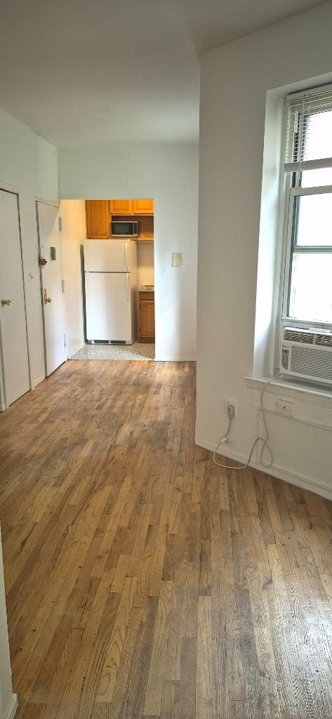 239 E 28th Street - Photo 5