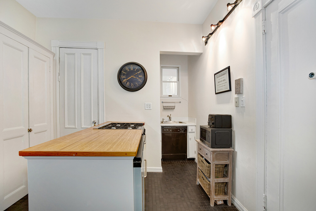84 Grove Street - Photo 2