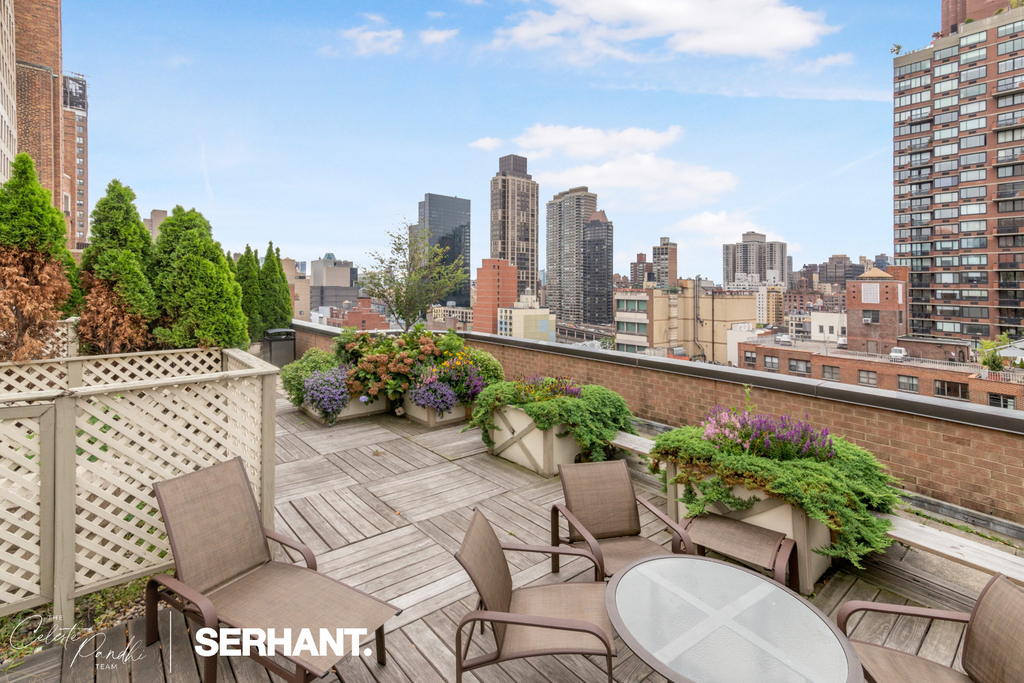 301 E 63rd Street - Photo 11