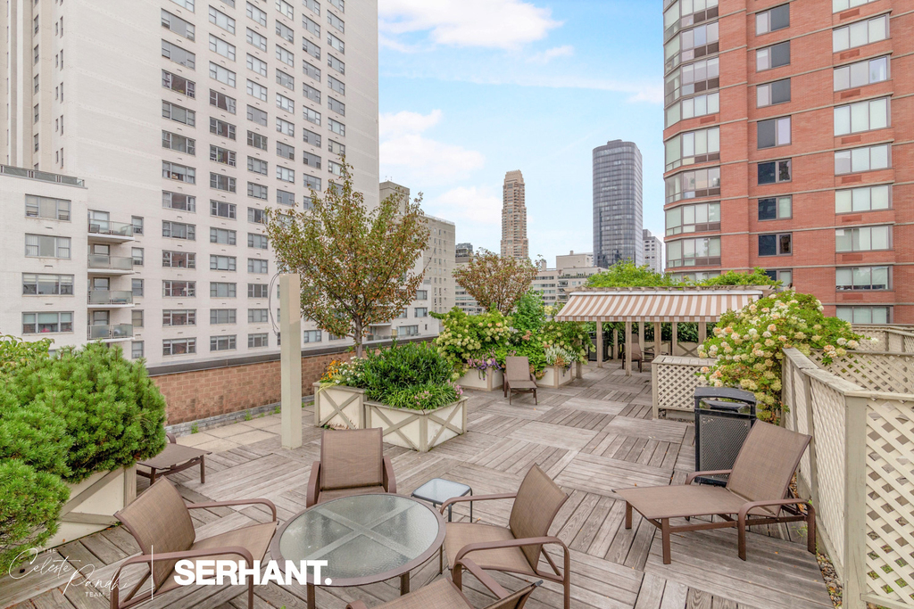 301 E 63rd Street - Photo 12