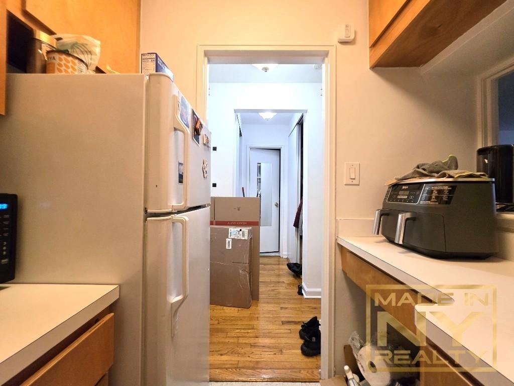 320 W 30th Street - Photo 3