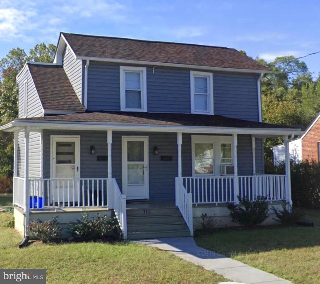 316 W 9th Street - Photo 1