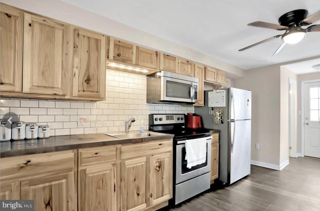 316 W 9th Street - Photo 2