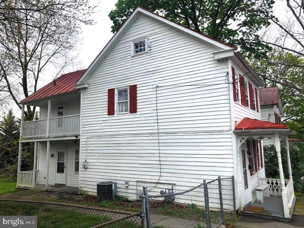 211 E Boscawen Street - Photo 14