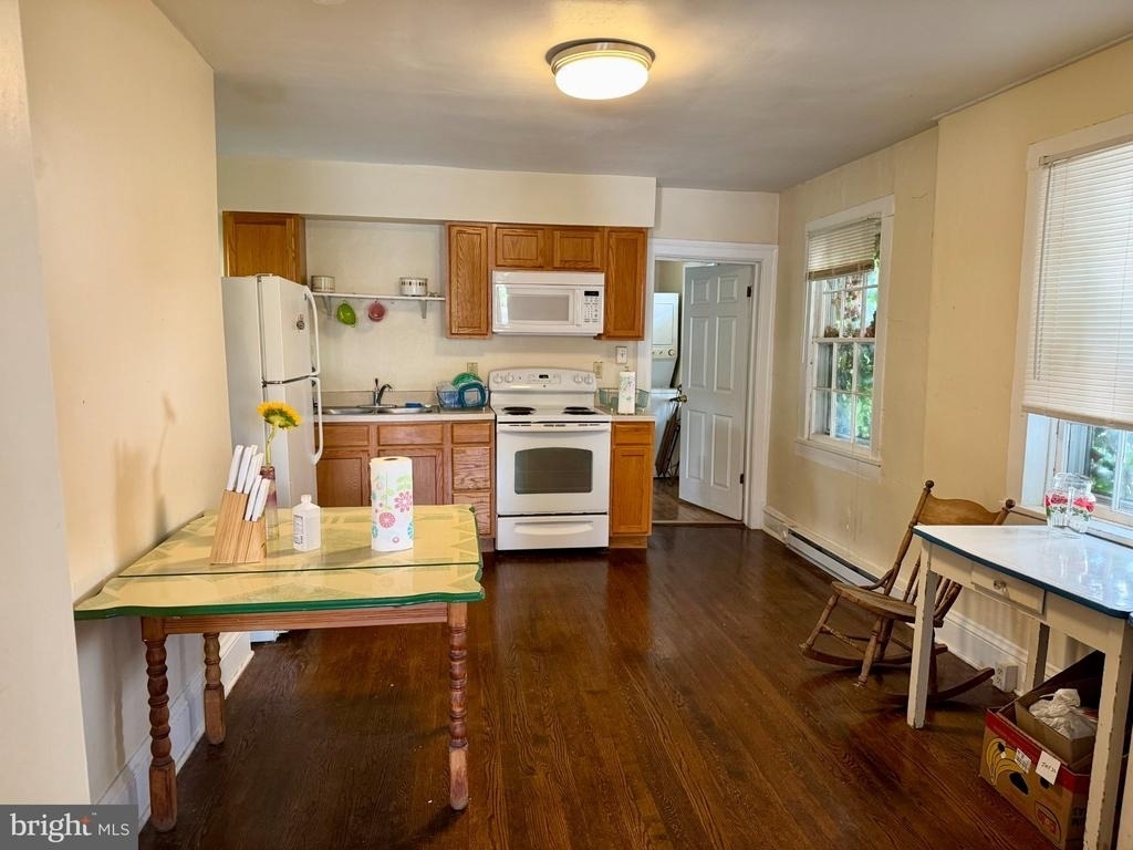211 E Boscawen Street - Photo 2