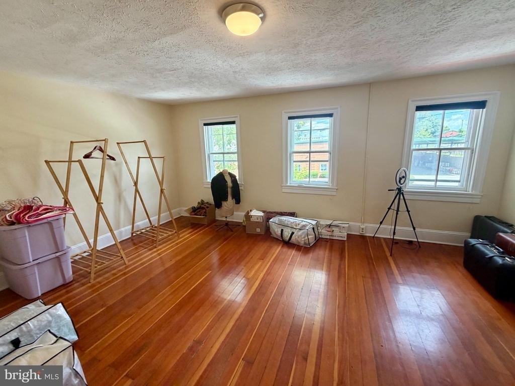 211 E Boscawen Street - Photo 9