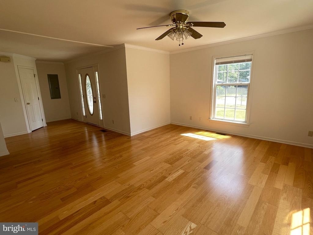 245 7th Street - Photo 4