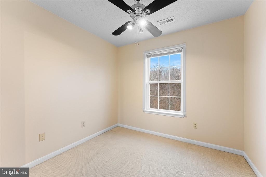 407 Lakeview Court - Photo 23