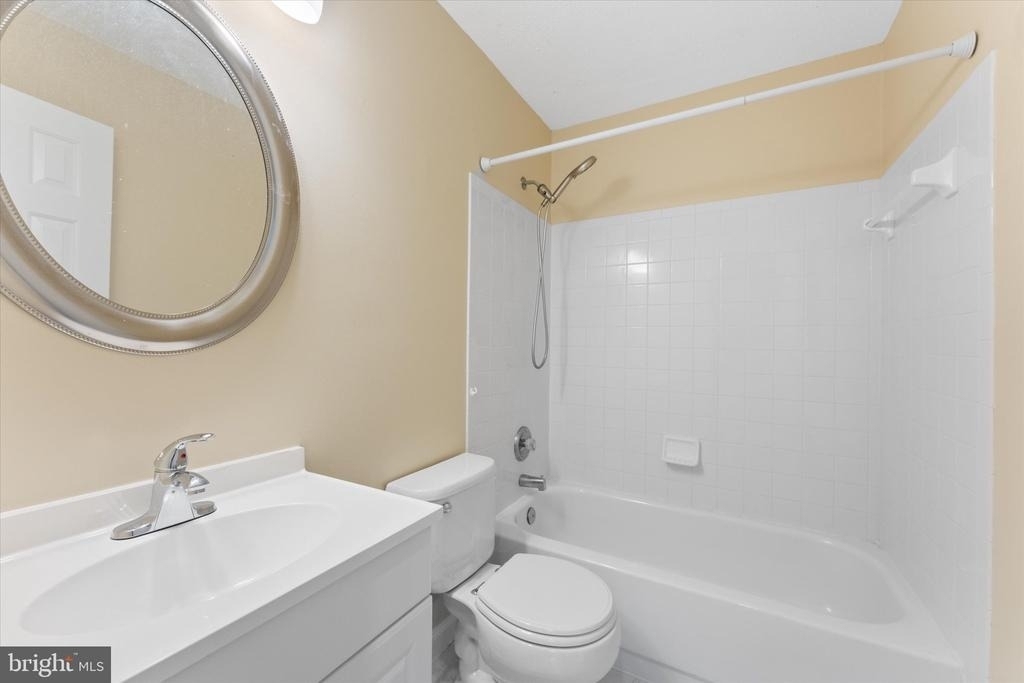 407 Lakeview Court - Photo 25