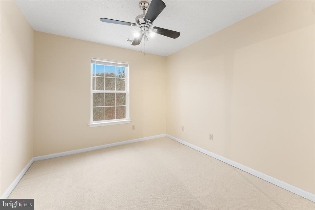 407 Lakeview Court - Photo 26