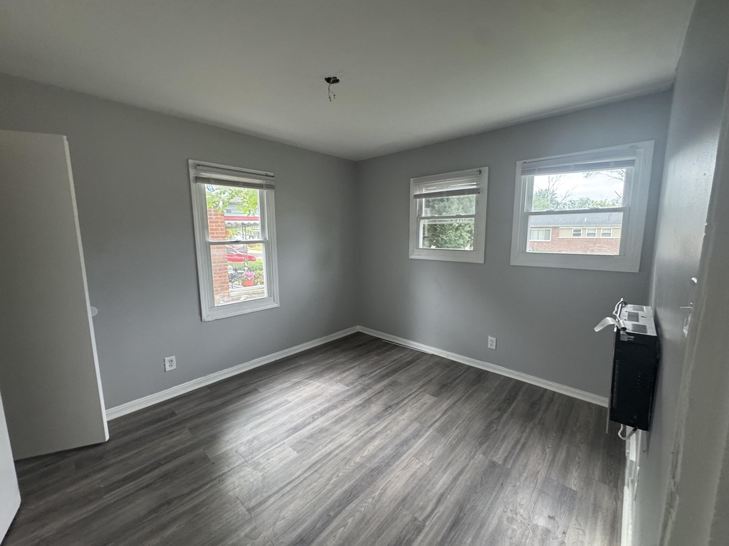 1735 Meadow Lane - Photo 4