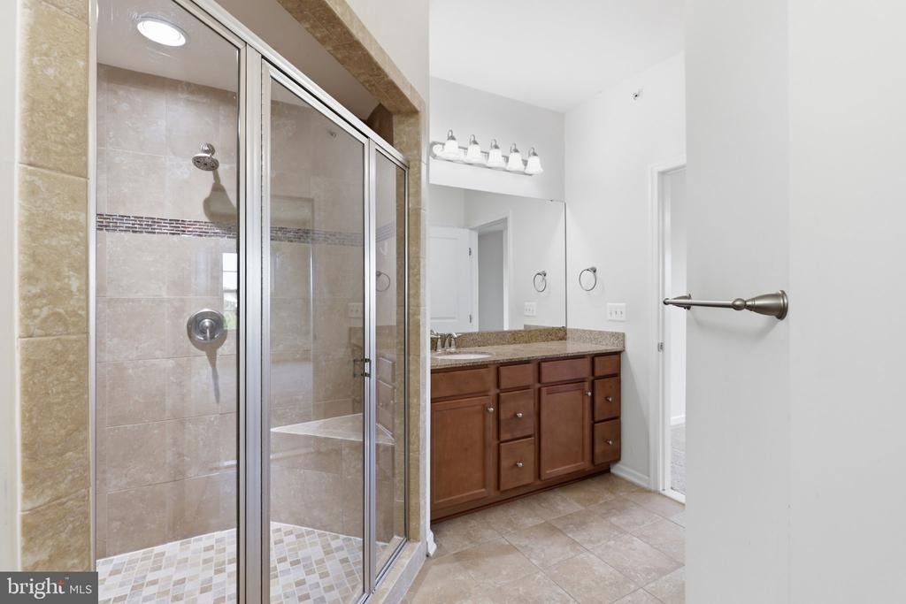 43860 Artsmith Terrace - Photo 18