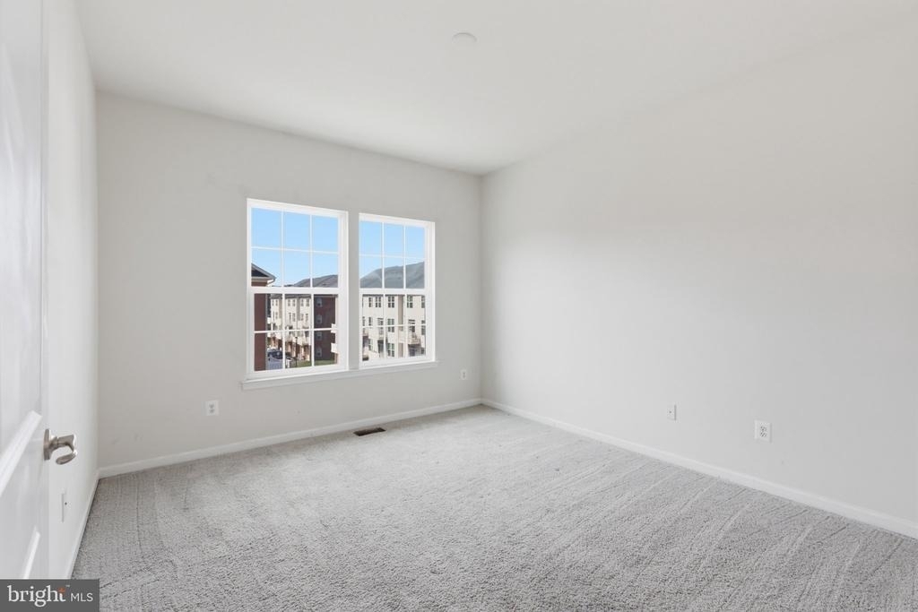 43860 Artsmith Terrace - Photo 19