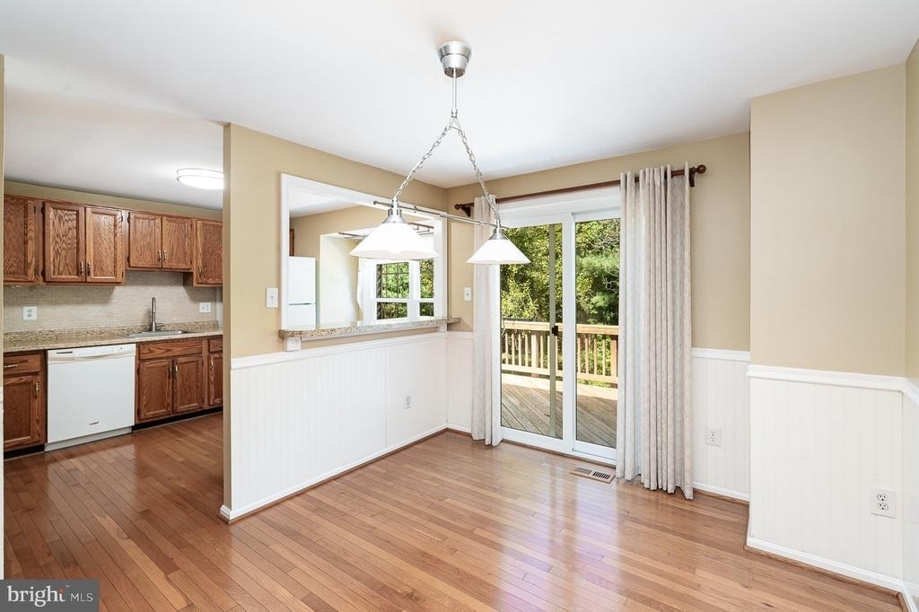 6580 Lochleigh Court - Photo 8