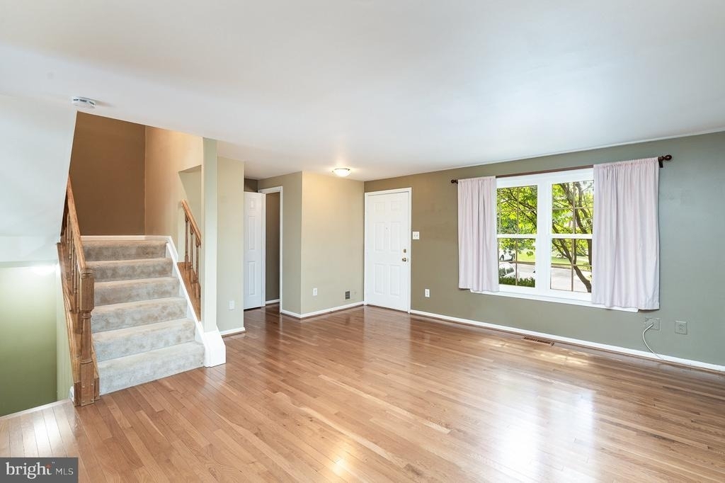 6580 Lochleigh Court - Photo 4