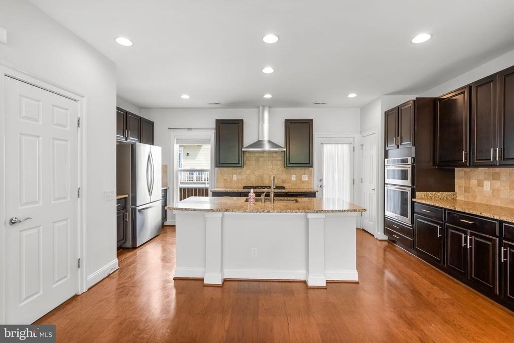 9655 Pullman Place - Photo 8
