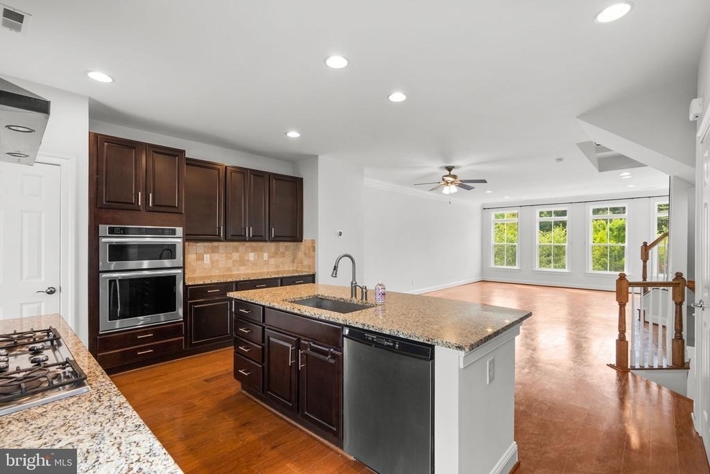 9655 Pullman Place - Photo 10