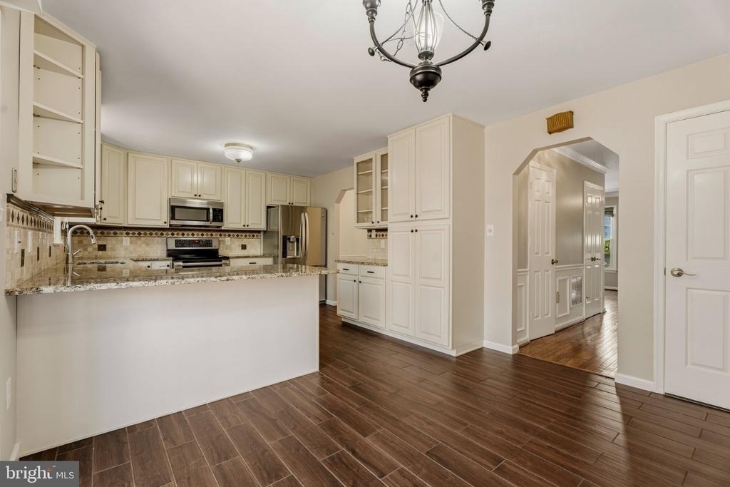6010 Southward Way - Photo 12