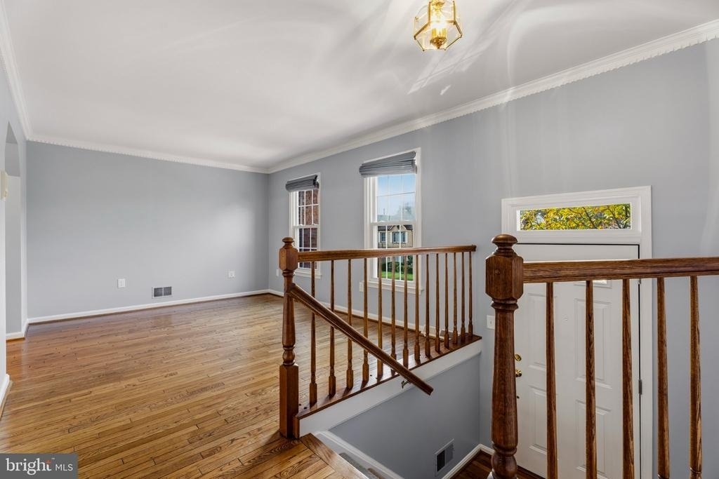 6010 Southward Way - Photo 3