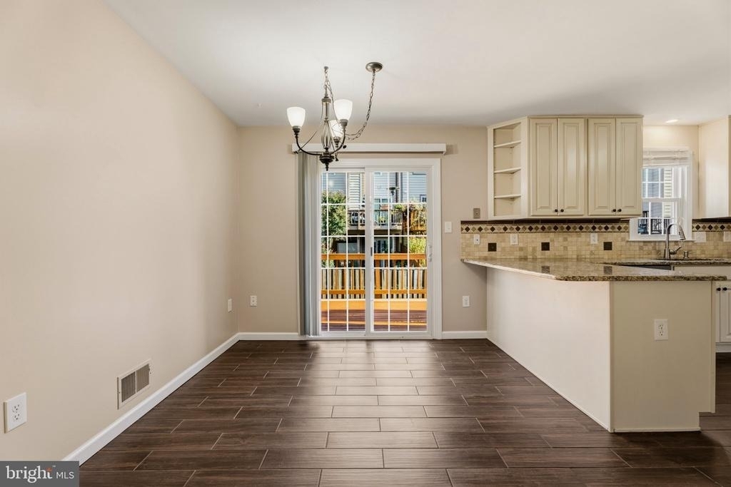 6010 Southward Way - Photo 11