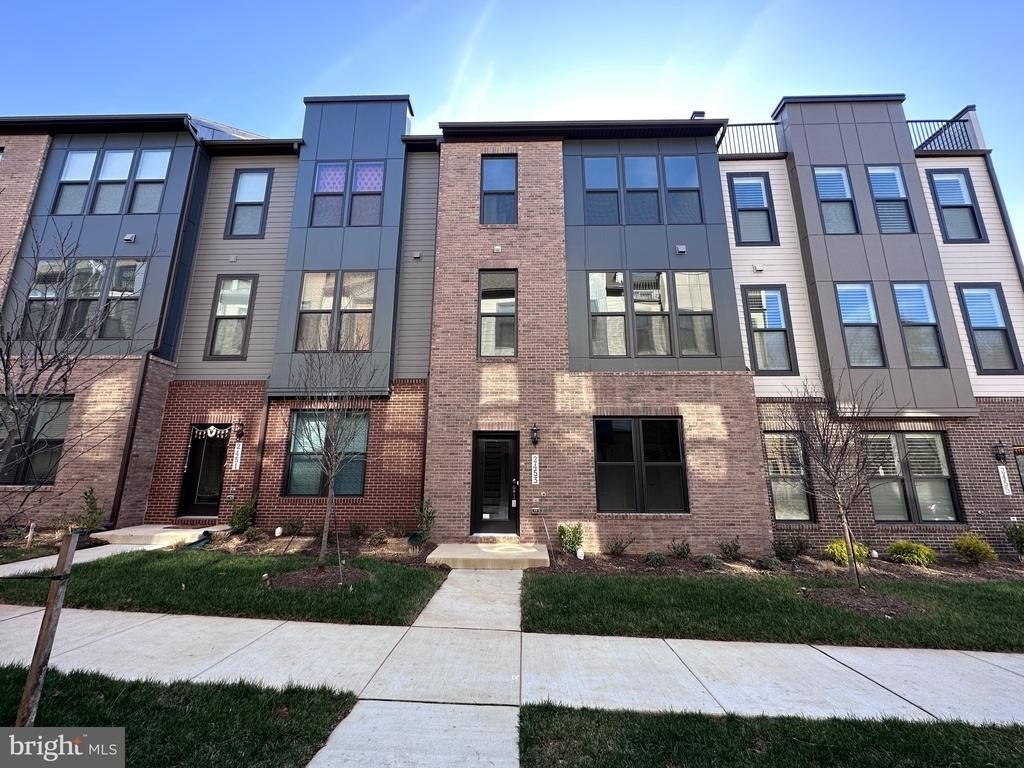 2453 Liberty Loop - Photo 0