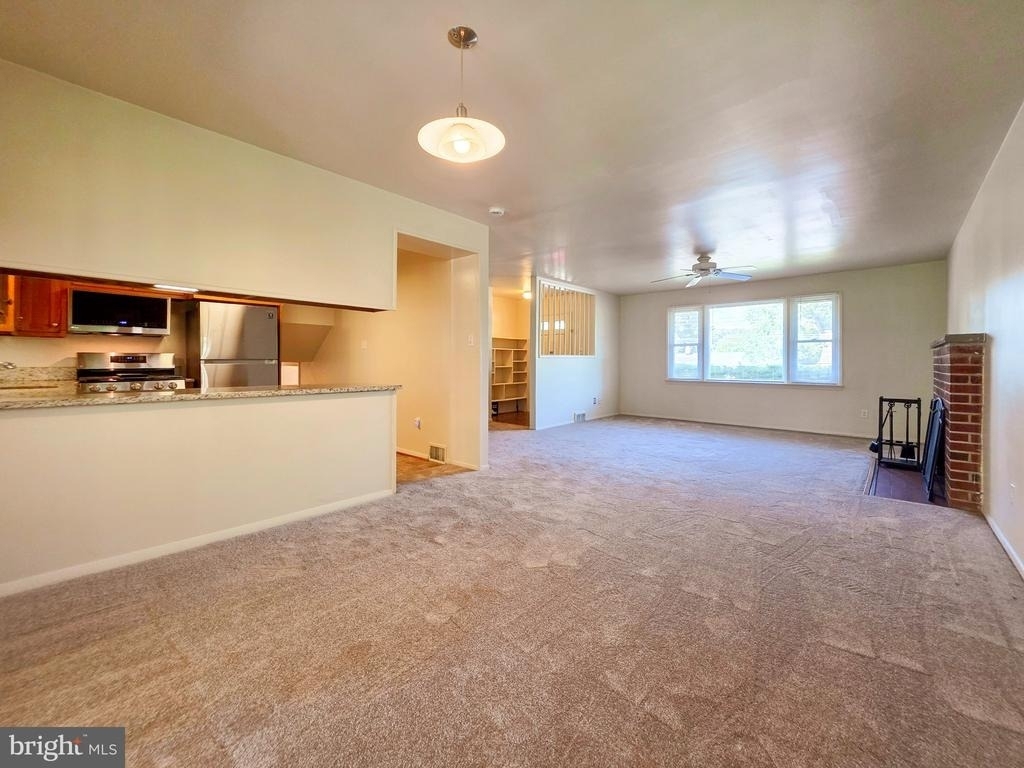 7511 Elgar Street - Photo 3
