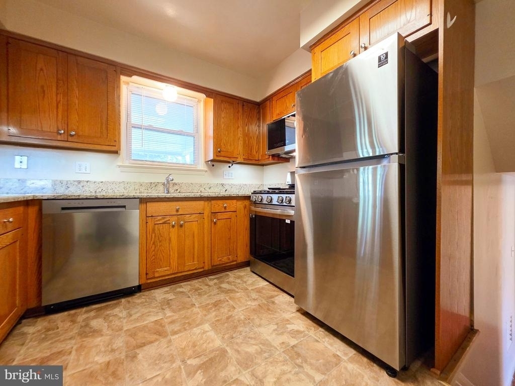 7511 Elgar Street - Photo 10