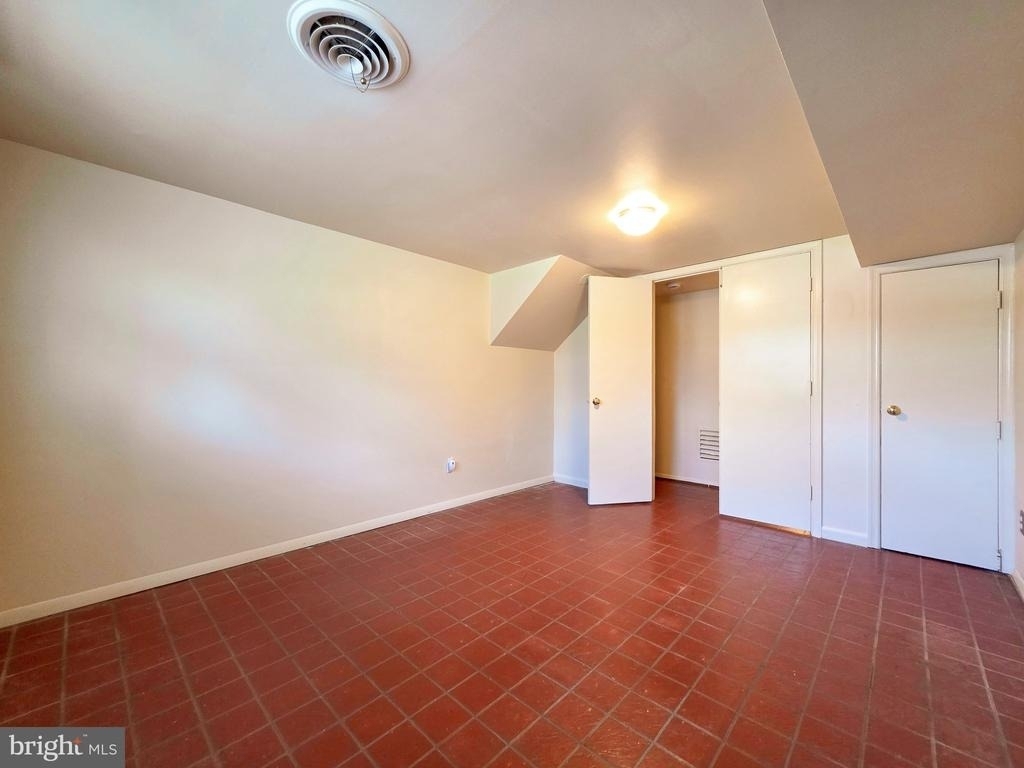 7511 Elgar Street - Photo 21