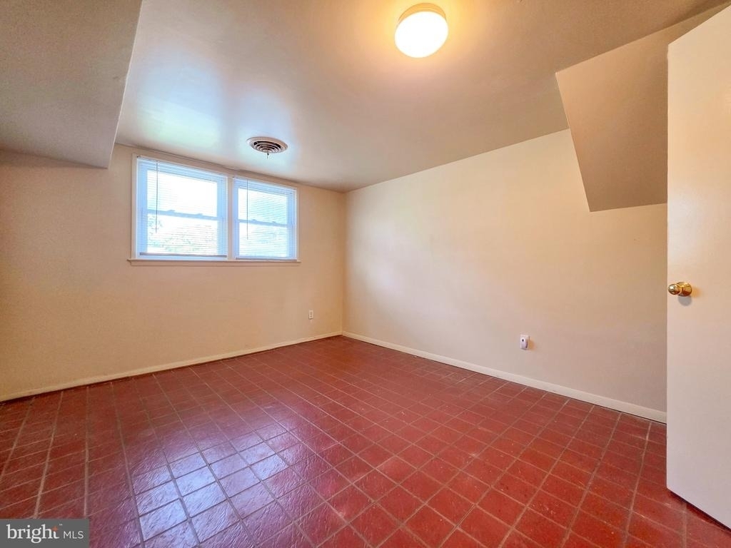 7511 Elgar Street - Photo 22