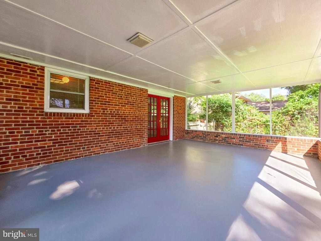 7511 Elgar Street - Photo 6