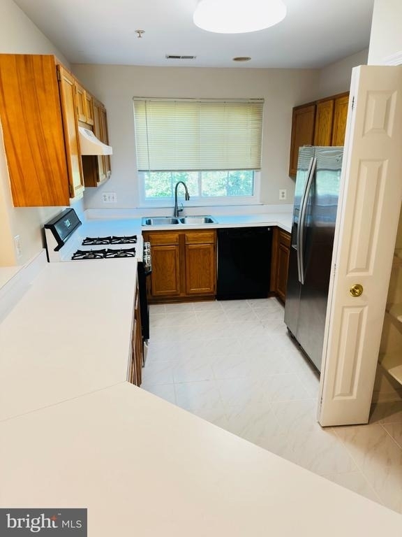12501 Hayes Court - Photo 10