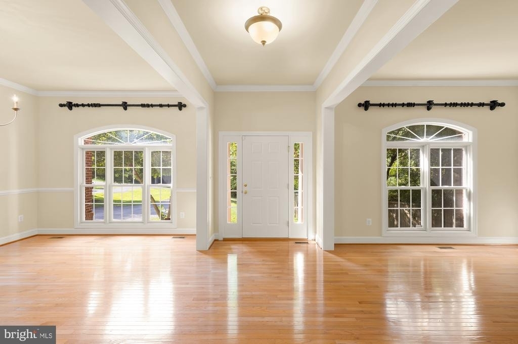 10606 Rosehaven Street - Photo 2