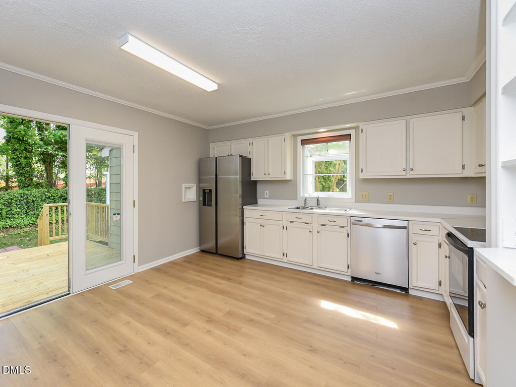 4916 Royal Adelaide Way - Photo 4