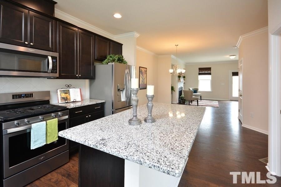 1108 Finch Court - Photo 6