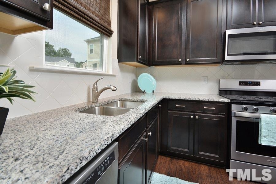 1108 Finch Court - Photo 8