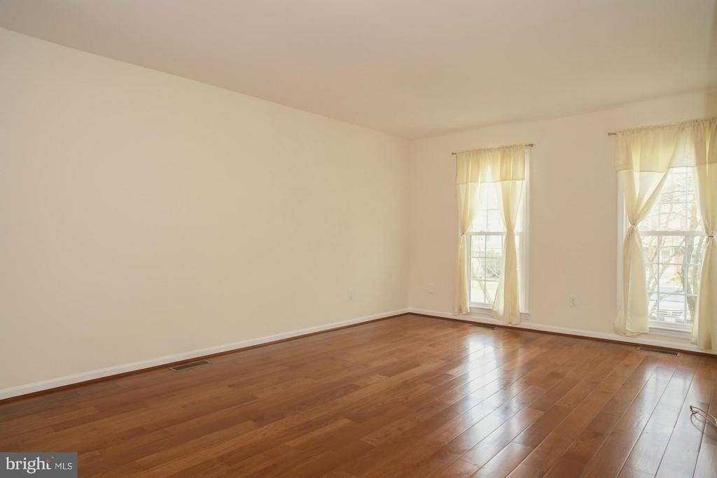 5431 Helm Court - Photo 2