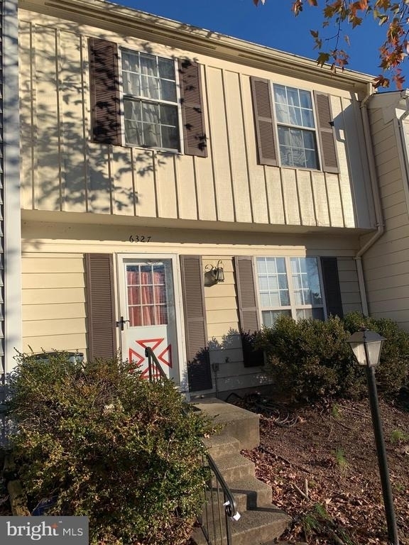 6327 Prince Way - Photo 1