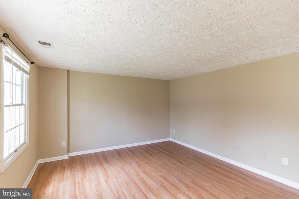 6302 Betsy Ross Court - Photo 5