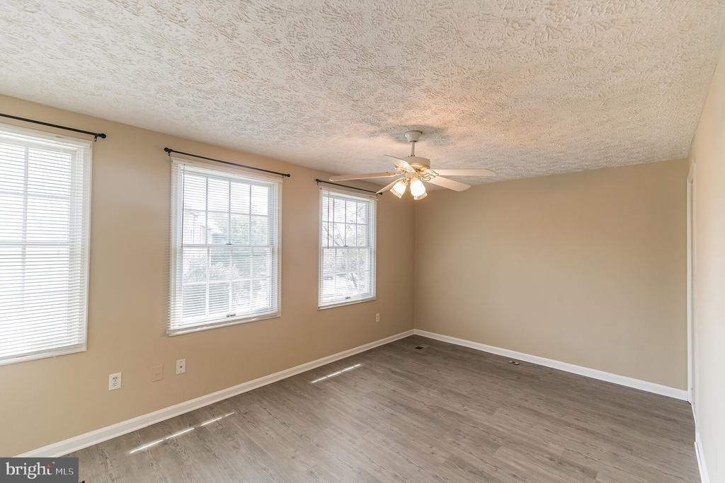 6302 Betsy Ross Court - Photo 16
