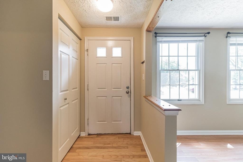 6302 Betsy Ross Court - Photo 3