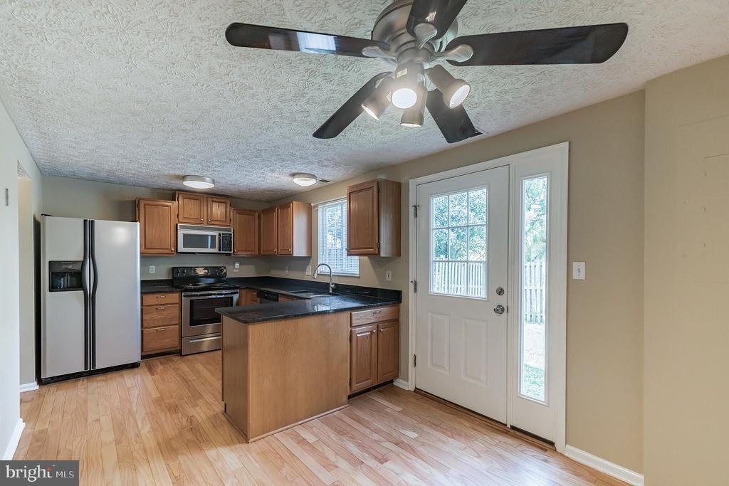 6302 Betsy Ross Court - Photo 6