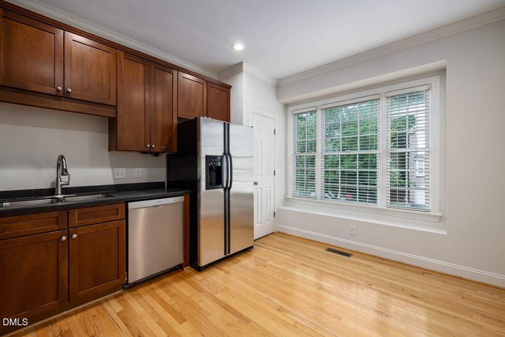 1300 Cameron View Court - Photo 5
