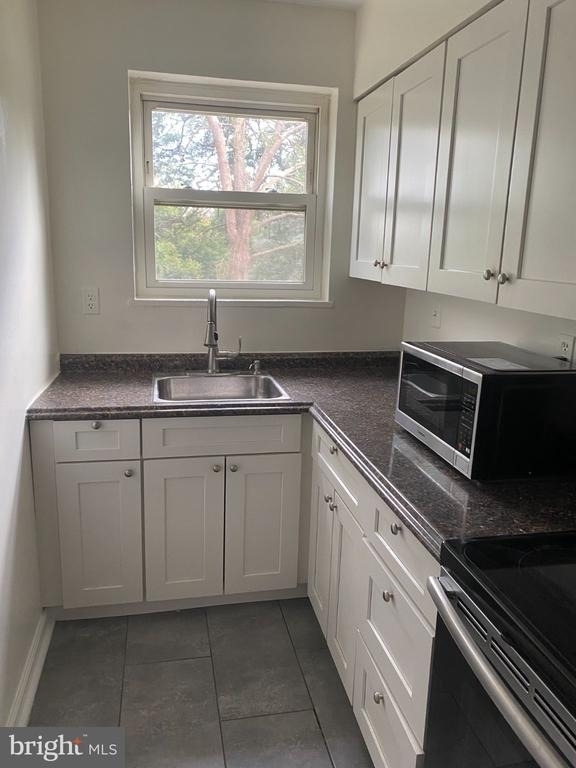 3045 Patrick Henry Drive - Photo 5