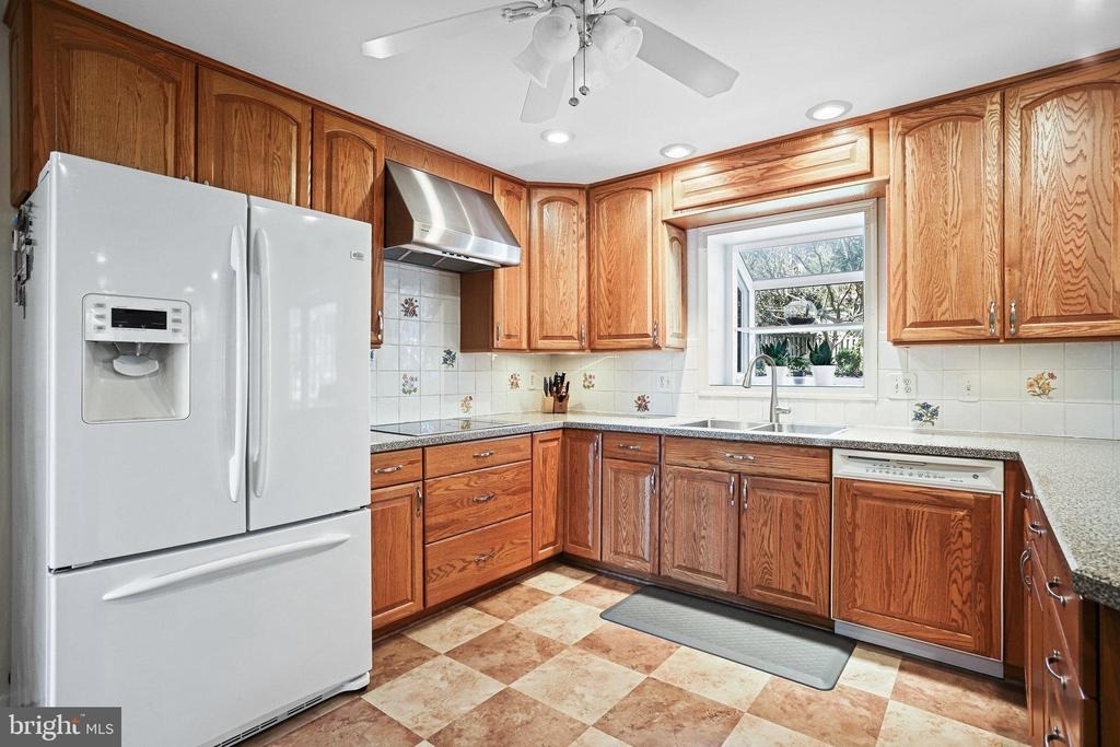 7730 Falstaff Road - Photo 27