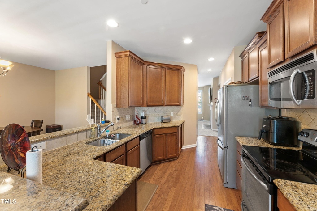 8331 Primanti Boulevard - Photo 6
