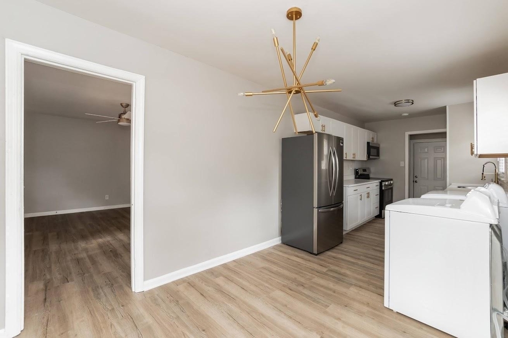 1400 Rosewood Avenue - Photo 5