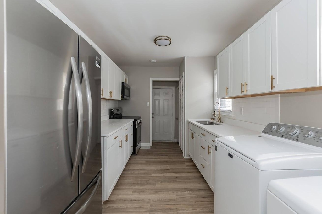 1400 Rosewood Avenue - Photo 9