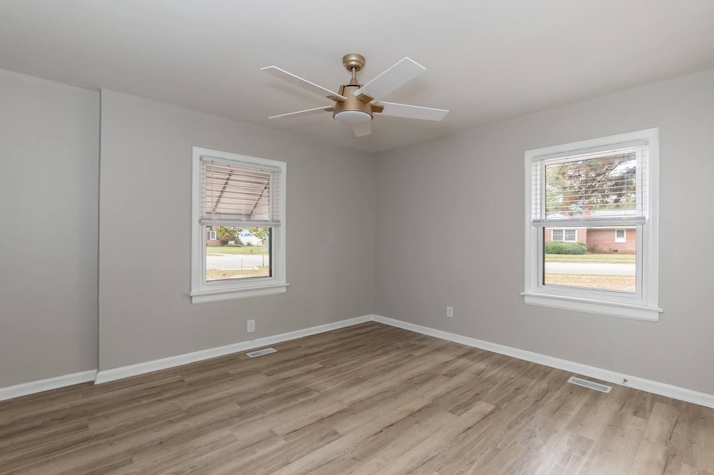 1400 Rosewood Avenue - Photo 11