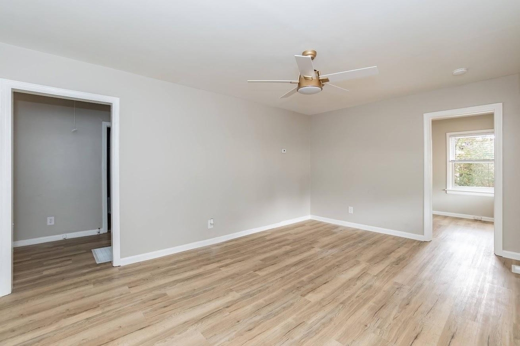 1400 Rosewood Avenue - Photo 4