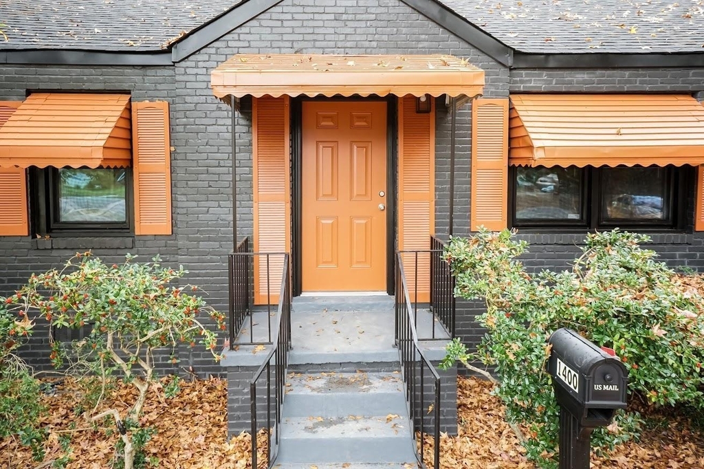 1400 Rosewood Avenue - Photo 1